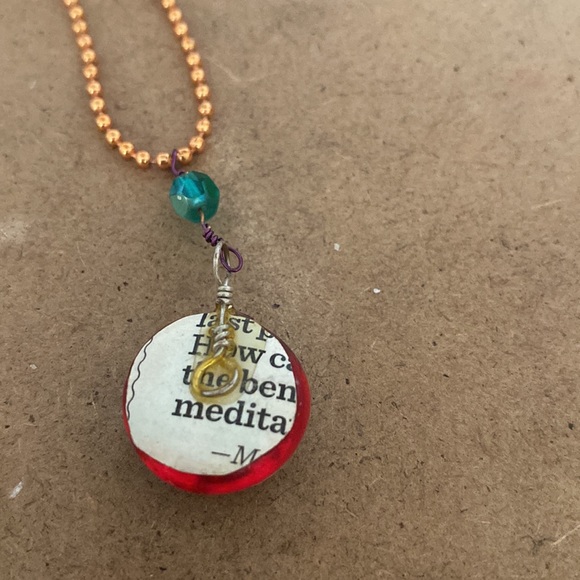 Handmade rose gold necklace with letter A charm in resin. - Picture 4 of 4